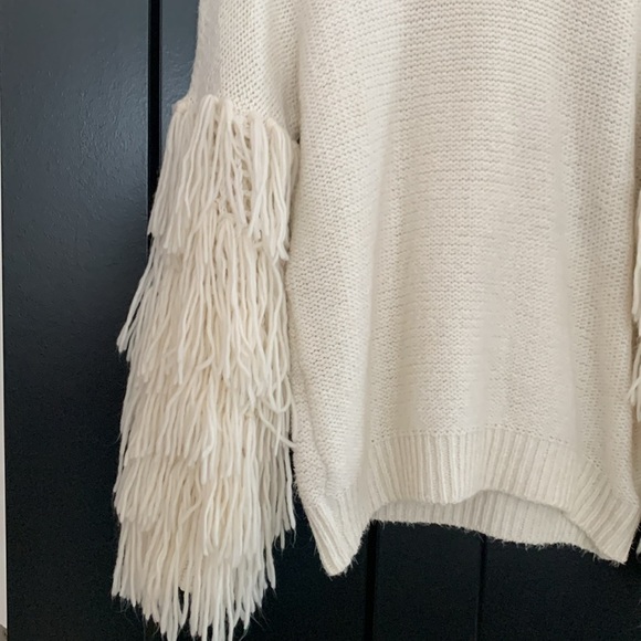 Women’s Forever 21 Chunky Knit Boho Cream Sweater w/ Fringed Sleeves. Size M - Picture 3 of 13